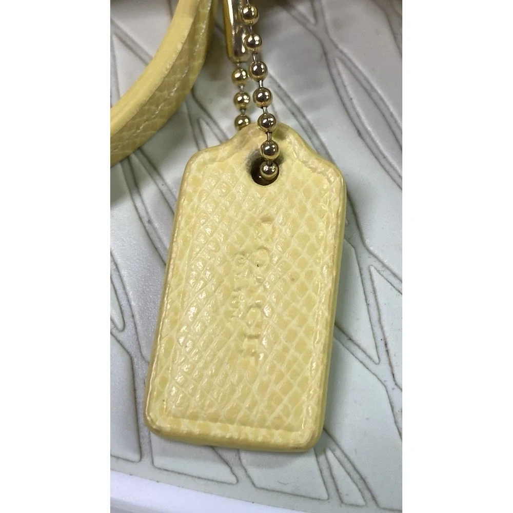 Coach‎ Womens Corner Zip Wristlet in Bright Yellow Wallet Leather 4.5x6
